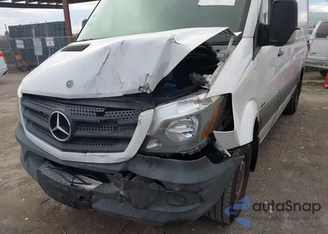 2015 Mercedes-Benz Sprinter 2500 Normal Roof z USA, uszkodzony, nr VIN WD3PE7CCXFP146656